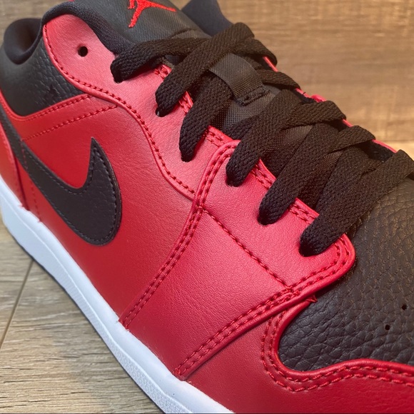 Jordan 1 Low ‘Reverse Bred Pebbled Swoosh’ - Picture 6 of 7